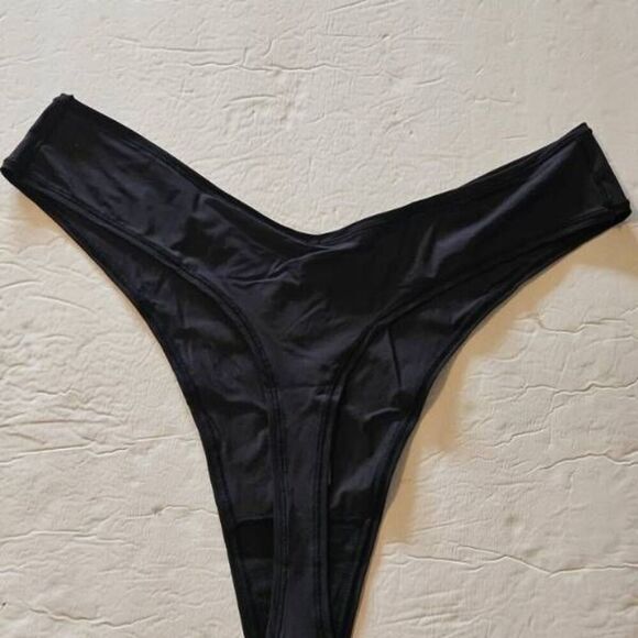 2 pair SKIMS V CUT PANTY NWT - Picture 9 of 14